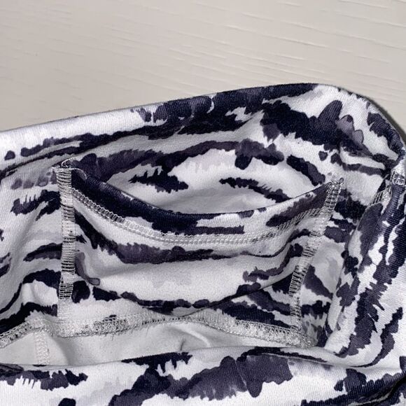 Fabletics Define PowerHold® High-Waisted Legging White Tigress Size Small - Picture 12 of 13